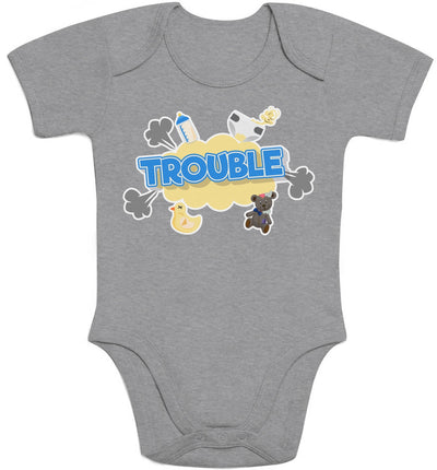 Trouble - Lustiger Spruch für Babies Baby Body Kurzarm-Body